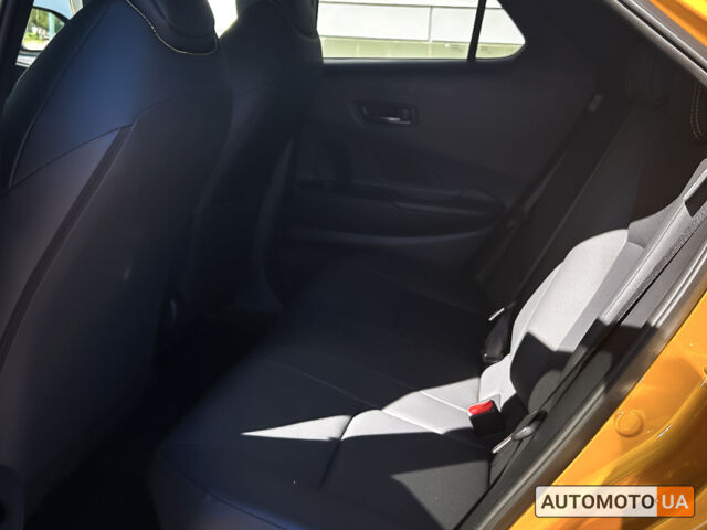 Оранжевый Тойота C-HR, объемом двигателя 2 л и пробегом 7 тыс. км за 43388 $, фото 11 на Automoto.ua
