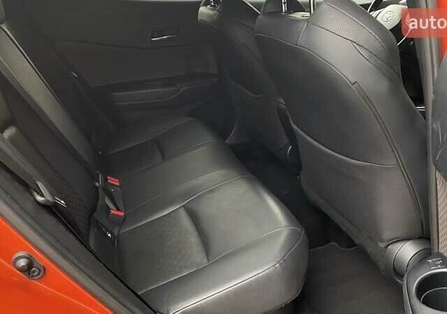 Оранжевый Тойота C-HR, объемом двигателя 1.99 л и пробегом 108 тыс. км за 26966 $, фото 6 на Automoto.ua