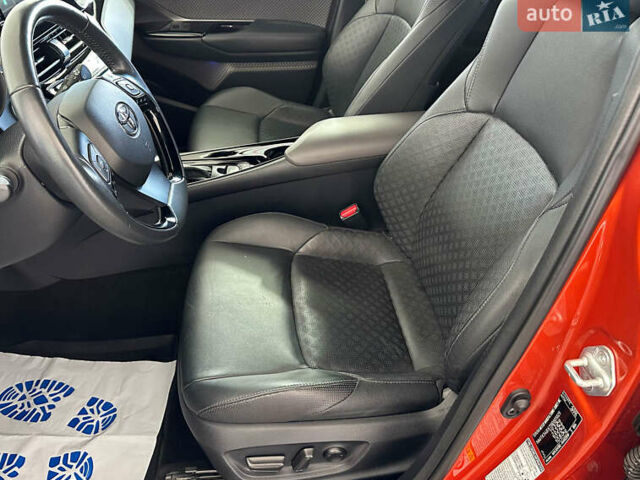 Помаранчевий Тойота C-HR, об'ємом двигуна 1.99 л та пробігом 41 тис. км за 29450 $, фото 5 на Automoto.ua