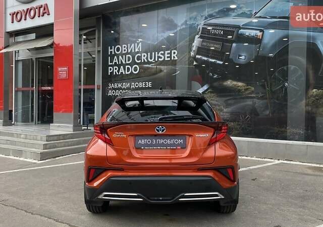Оранжевый Тойота C-HR, объемом двигателя 1.99 л и пробегом 108 тыс. км за 26966 $, фото 3 на Automoto.ua