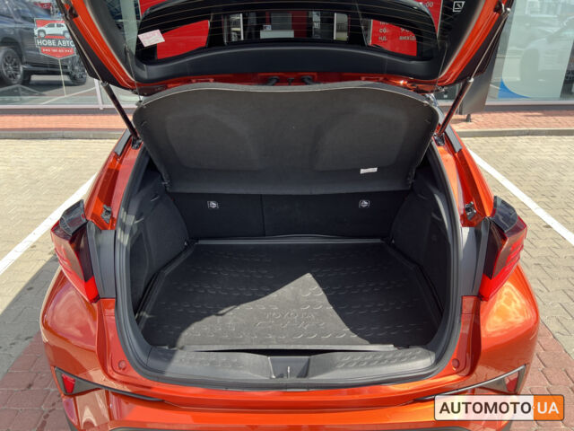Оранжевый Тойота C-HR, объемом двигателя 2 л и пробегом 55 тыс. км за 27009 $, фото 4 на Automoto.ua