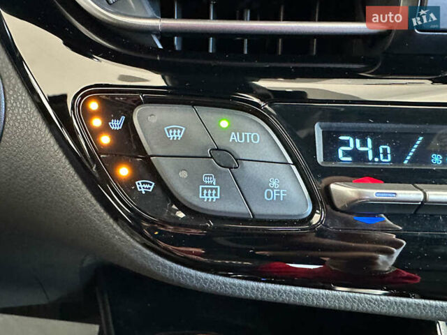 Помаранчевий Тойота C-HR, об'ємом двигуна 1.99 л та пробігом 41 тис. км за 29450 $, фото 26 на Automoto.ua