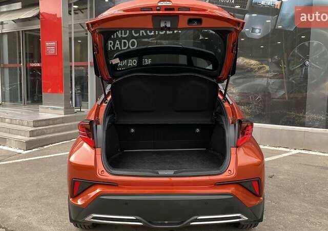 Оранжевый Тойота C-HR, объемом двигателя 1.99 л и пробегом 108 тыс. км за 26966 $, фото 9 на Automoto.ua