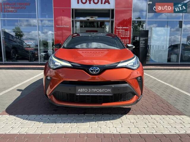 Оранжевый Тойота C-HR, объемом двигателя 1.99 л и пробегом 55 тыс. км за 27577 $, фото 1 на Automoto.ua