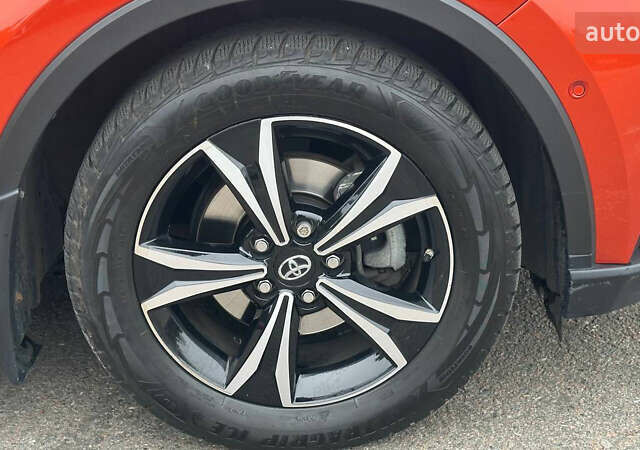 Помаранчевий Тойота C-HR, об'ємом двигуна 1.99 л та пробігом 60 тис. км за 27500 $, фото 12 на Automoto.ua