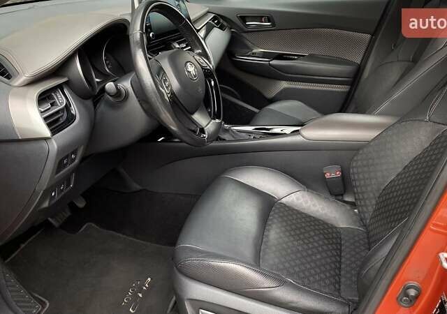 Оранжевый Тойота C-HR, объемом двигателя 1.99 л и пробегом 108 тыс. км за 26966 $, фото 12 на Automoto.ua