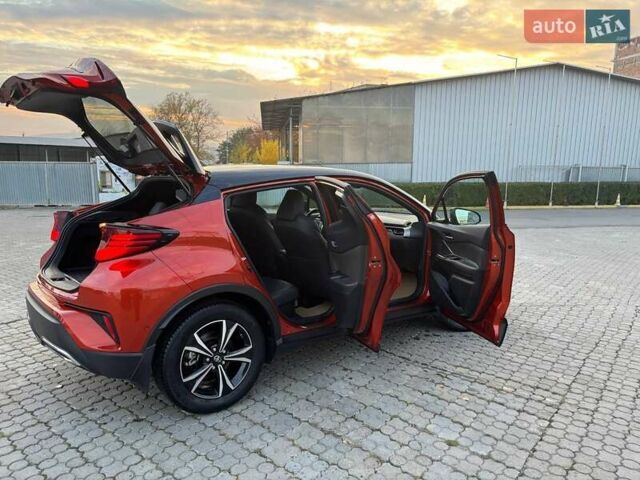 Оранжевый Тойота C-HR, объемом двигателя 1.99 л и пробегом 55 тыс. км за 33000 $, фото 11 на Automoto.ua
