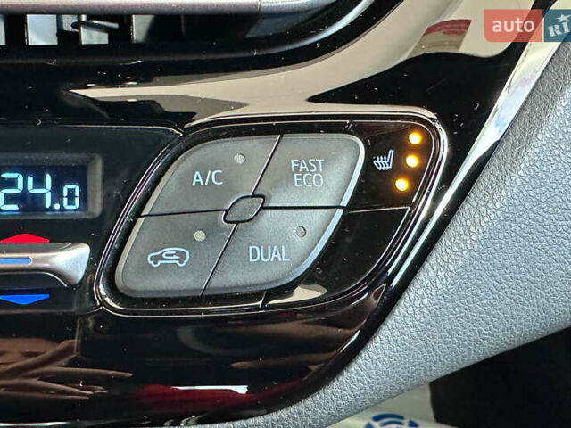 Помаранчевий Тойота C-HR, об'ємом двигуна 1.99 л та пробігом 41 тис. км за 29450 $, фото 27 на Automoto.ua