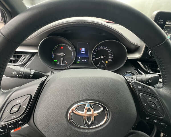 Оранжевый Тойота C-HR, объемом двигателя 1.99 л и пробегом 22 тыс. км за 32000 $, фото 4 на Automoto.ua