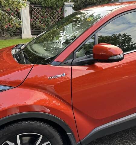 Оранжевый Тойота C-HR, объемом двигателя 1.8 л и пробегом 77 тыс. км за 27000 $, фото 4 на Automoto.ua