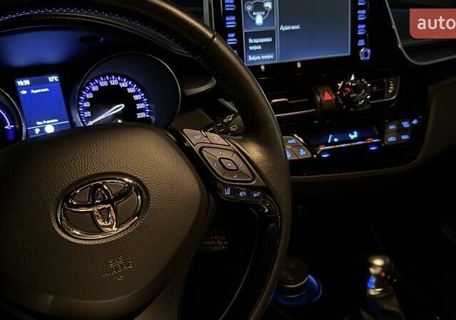 Оранжевый Тойота C-HR, объемом двигателя 1.8 л и пробегом 77 тыс. км за 27000 $, фото 27 на Automoto.ua