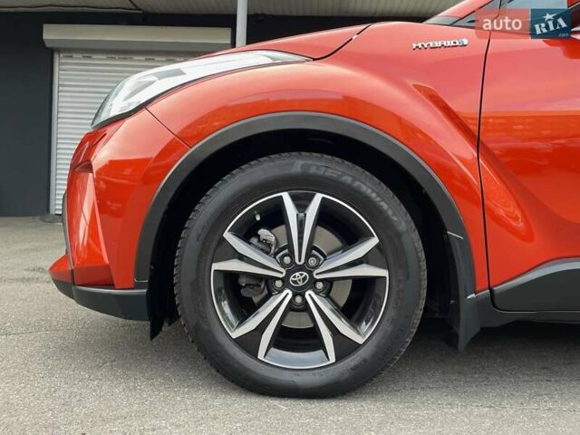 Оранжевый Тойота C-HR, объемом двигателя 1.99 л и пробегом 88 тыс. км за 28900 $, фото 32 на Automoto.ua