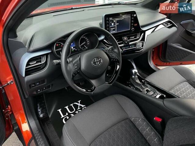 Оранжевый Тойота C-HR, объемом двигателя 1.99 л и пробегом 88 тыс. км за 28900 $, фото 43 на Automoto.ua