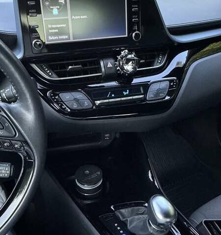 Оранжевый Тойота C-HR, объемом двигателя 1.8 л и пробегом 77 тыс. км за 27000 $, фото 24 на Automoto.ua
