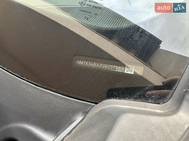 Оранжевый Тойота C-HR, объемом двигателя 1.99 л и пробегом 19 тыс. км за 33600 $, фото 15 на Automoto.ua