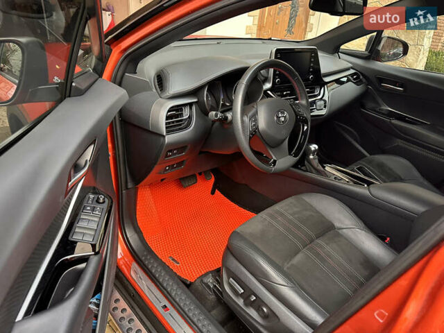 Оранжевый Тойота C-HR, объемом двигателя 1.99 л и пробегом 19 тыс. км за 33600 $, фото 12 на Automoto.ua