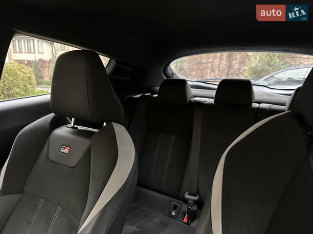 Оранжевый Тойота C-HR, объемом двигателя 1.99 л и пробегом 19 тыс. км за 33600 $, фото 21 на Automoto.ua