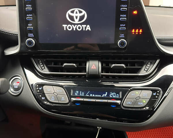 Оранжевый Тойота C-HR, объемом двигателя 1.99 л и пробегом 19 тыс. км за 33600 $, фото 17 на Automoto.ua