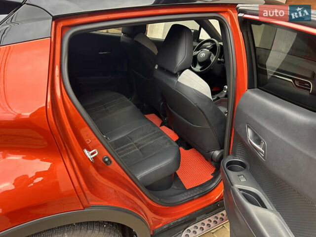 Оранжевый Тойота C-HR, объемом двигателя 1.99 л и пробегом 19 тыс. км за 33600 $, фото 9 на Automoto.ua