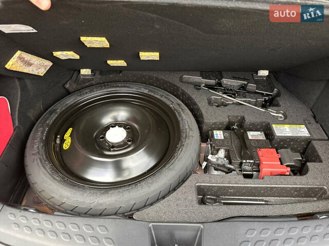 Оранжевый Тойота C-HR, объемом двигателя 1.99 л и пробегом 19 тыс. км за 33600 $, фото 14 на Automoto.ua