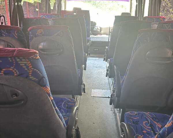 Белый Тойота Каэтано, объемом двигателя 4.2 л и пробегом 650 тыс. км за 9500 $, фото 4 на Automoto.ua