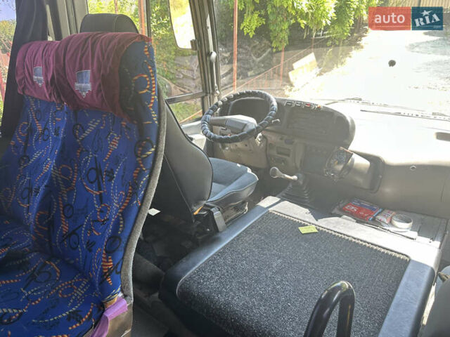 Белый Тойота Каэтано, объемом двигателя 4.2 л и пробегом 650 тыс. км за 9500 $, фото 10 на Automoto.ua