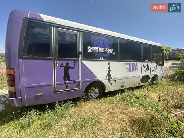 Белый Тойота Каэтано, объемом двигателя 4.2 л и пробегом 650 тыс. км за 9500 $, фото 2 на Automoto.ua