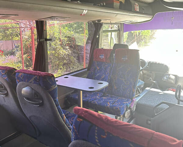 Белый Тойота Каэтано, объемом двигателя 4.2 л и пробегом 650 тыс. км за 9500 $, фото 3 на Automoto.ua