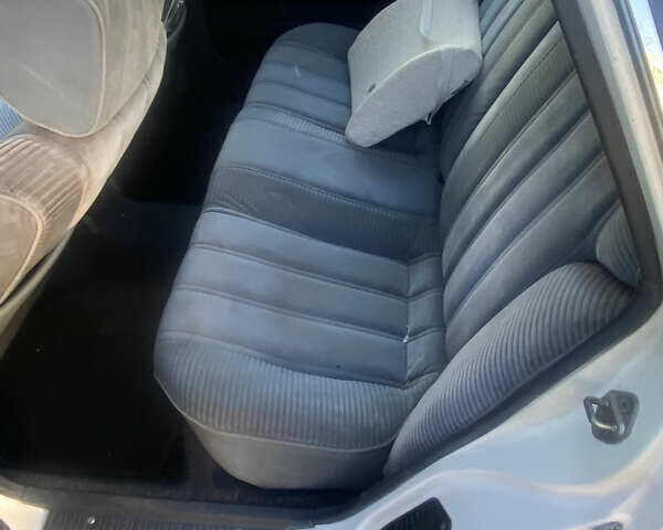 Белый Тойота Камри, объемом двигателя 1.8 л и пробегом 218 тыс. км за 1800 $, фото 15 на Automoto.ua