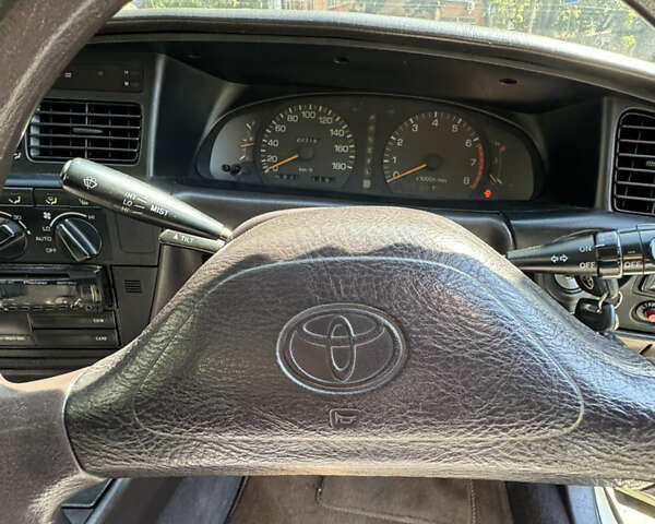 Білий Тойота Камрі, об'ємом двигуна 1.8 л та пробігом 200 тис. км за 3900 $, фото 10 на Automoto.ua
