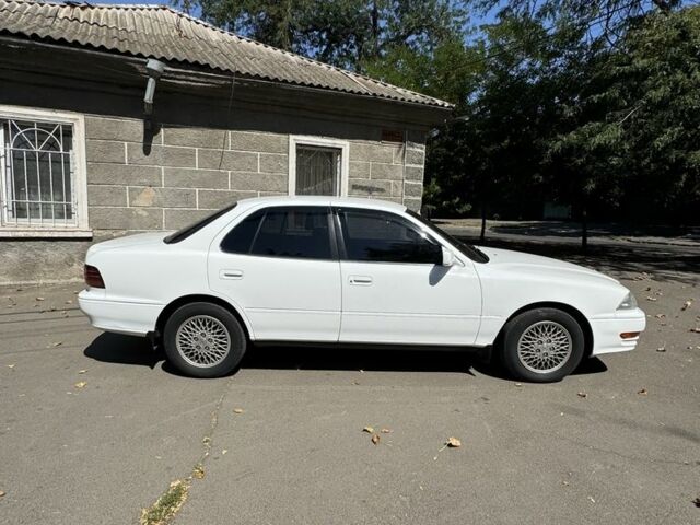 Білий Тойота Камрі, об'ємом двигуна 1.8 л та пробігом 203 тис. км за 4050 $, фото 2 на Automoto.ua