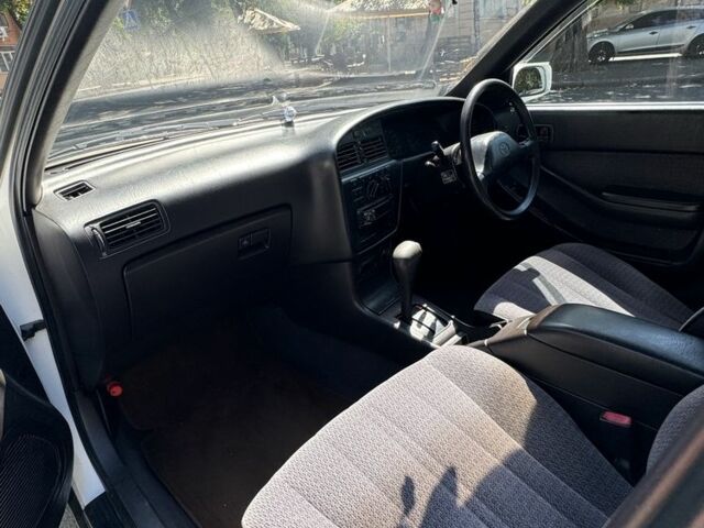 Білий Тойота Камрі, об'ємом двигуна 1.8 л та пробігом 203 тис. км за 4050 $, фото 8 на Automoto.ua