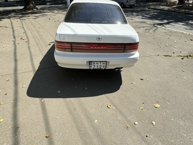 Білий Тойота Камрі, об'ємом двигуна 1.8 л та пробігом 203 тис. км за 4050 $, фото 16 на Automoto.ua