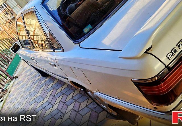 Белый Тойота Камри, объемом двигателя 2 л и пробегом 225 тыс. км за 1550 $, фото 4 на Automoto.ua