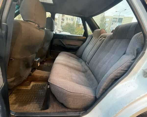 Белый Тойота Камри, объемом двигателя 1.97 л и пробегом 350 тыс. км за 1450 $, фото 5 на Automoto.ua