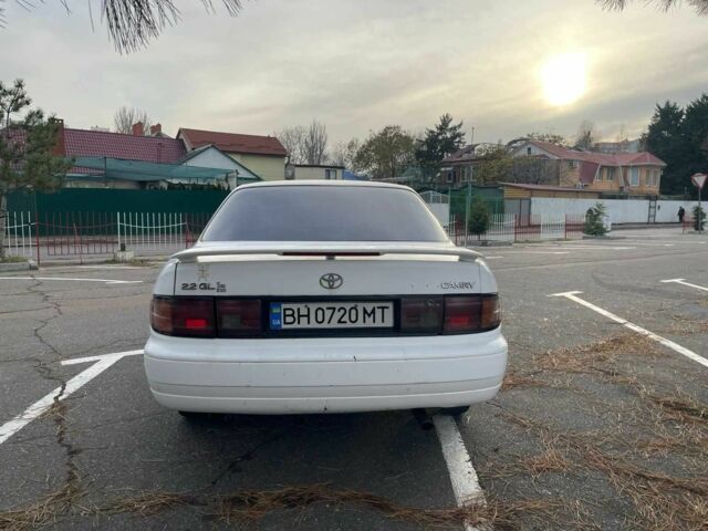 Белый Тойота Камри, объемом двигателя 2.2 л и пробегом 550 тыс. км за 2200 $, фото 2 на Automoto.ua