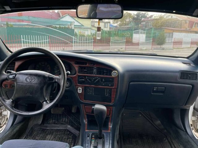 Белый Тойота Камри, объемом двигателя 2.2 л и пробегом 550 тыс. км за 2200 $, фото 5 на Automoto.ua