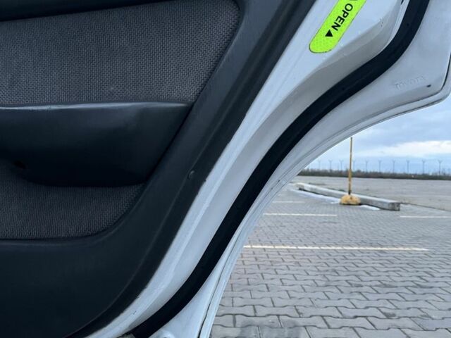 Белый Тойота Камри, объемом двигателя 2.2 л и пробегом 464 тыс. км за 2500 $, фото 7 на Automoto.ua