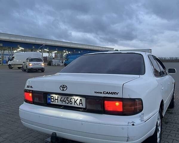 Белый Тойота Камри, объемом двигателя 2.2 л и пробегом 464 тыс. км за 2500 $, фото 3 на Automoto.ua