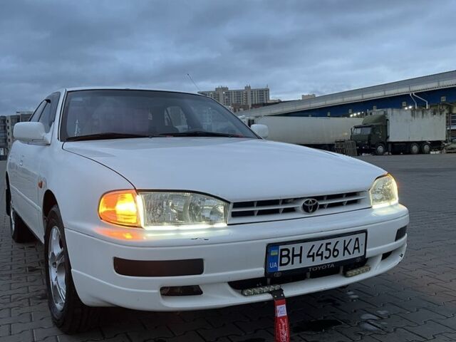 Белый Тойота Камри, объемом двигателя 2.2 л и пробегом 464 тыс. км за 2500 $, фото 2 на Automoto.ua