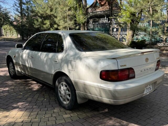 Білий Тойота Камрі, об'ємом двигуна 2.2 л та пробігом 135 тис. км за 3700 $, фото 7 на Automoto.ua