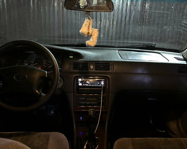 Белый Тойота Камри, объемом двигателя 2.2 л и пробегом 286 тыс. км за 3300 $, фото 27 на Automoto.ua