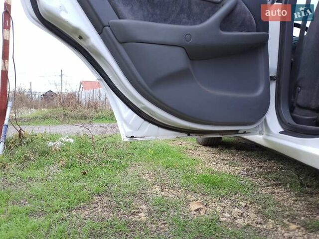 Білий Тойота Камрі, об'ємом двигуна 2.2 л та пробігом 400 тис. км за 3100 $, фото 12 на Automoto.ua