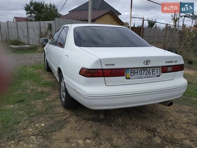 Білий Тойота Камрі, об'ємом двигуна 2.2 л та пробігом 400 тис. км за 3100 $, фото 6 на Automoto.ua