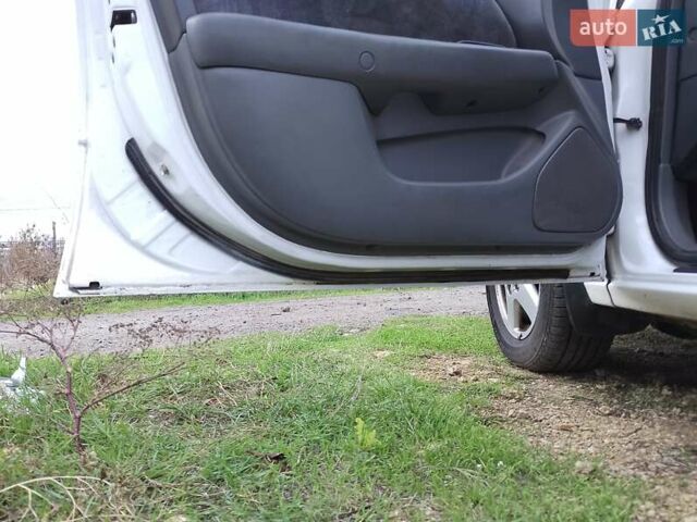 Білий Тойота Камрі, об'ємом двигуна 2.2 л та пробігом 400 тис. км за 3100 $, фото 13 на Automoto.ua