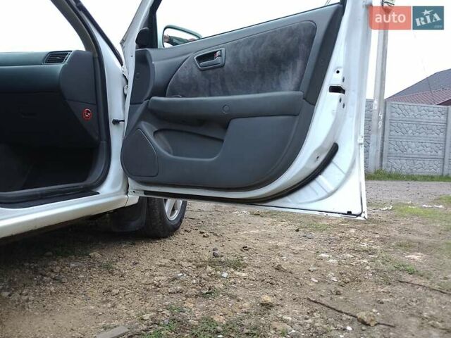 Білий Тойота Камрі, об'ємом двигуна 2.2 л та пробігом 400 тис. км за 3100 $, фото 11 на Automoto.ua