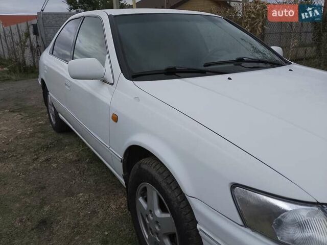 Білий Тойота Камрі, об'ємом двигуна 2.2 л та пробігом 400 тис. км за 3100 $, фото 15 на Automoto.ua