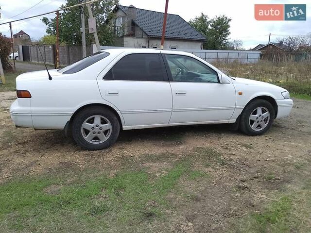 Білий Тойота Камрі, об'ємом двигуна 2.2 л та пробігом 400 тис. км за 3100 $, фото 7 на Automoto.ua