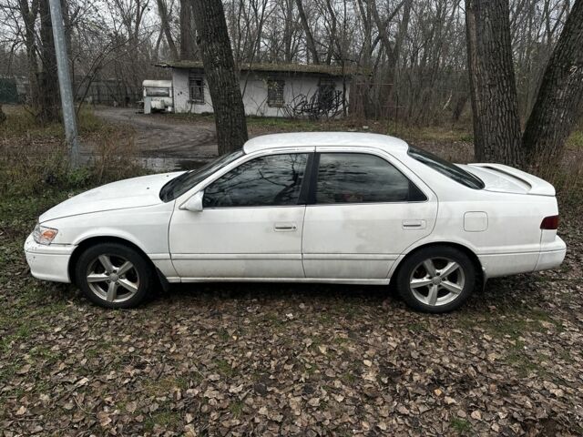 Білий Тойота Камрі, об'ємом двигуна 2.2 л та пробігом 223 тис. км за 3400 $, фото 3 на Automoto.ua