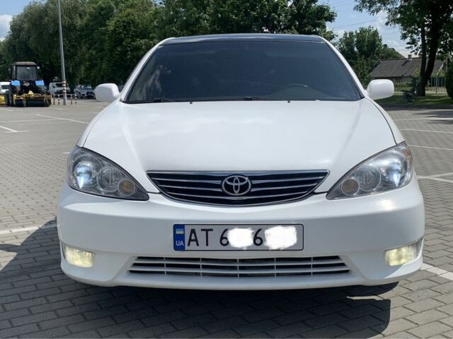 Белый Тойота Камри, объемом двигателя 2.4 л и пробегом 325 тыс. км за 5500 $, фото 4 на Automoto.ua